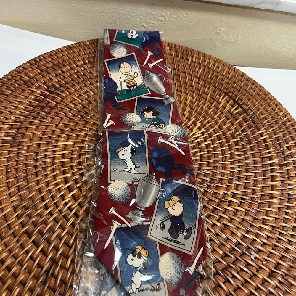 Peanuts Character Golf Themed Tie